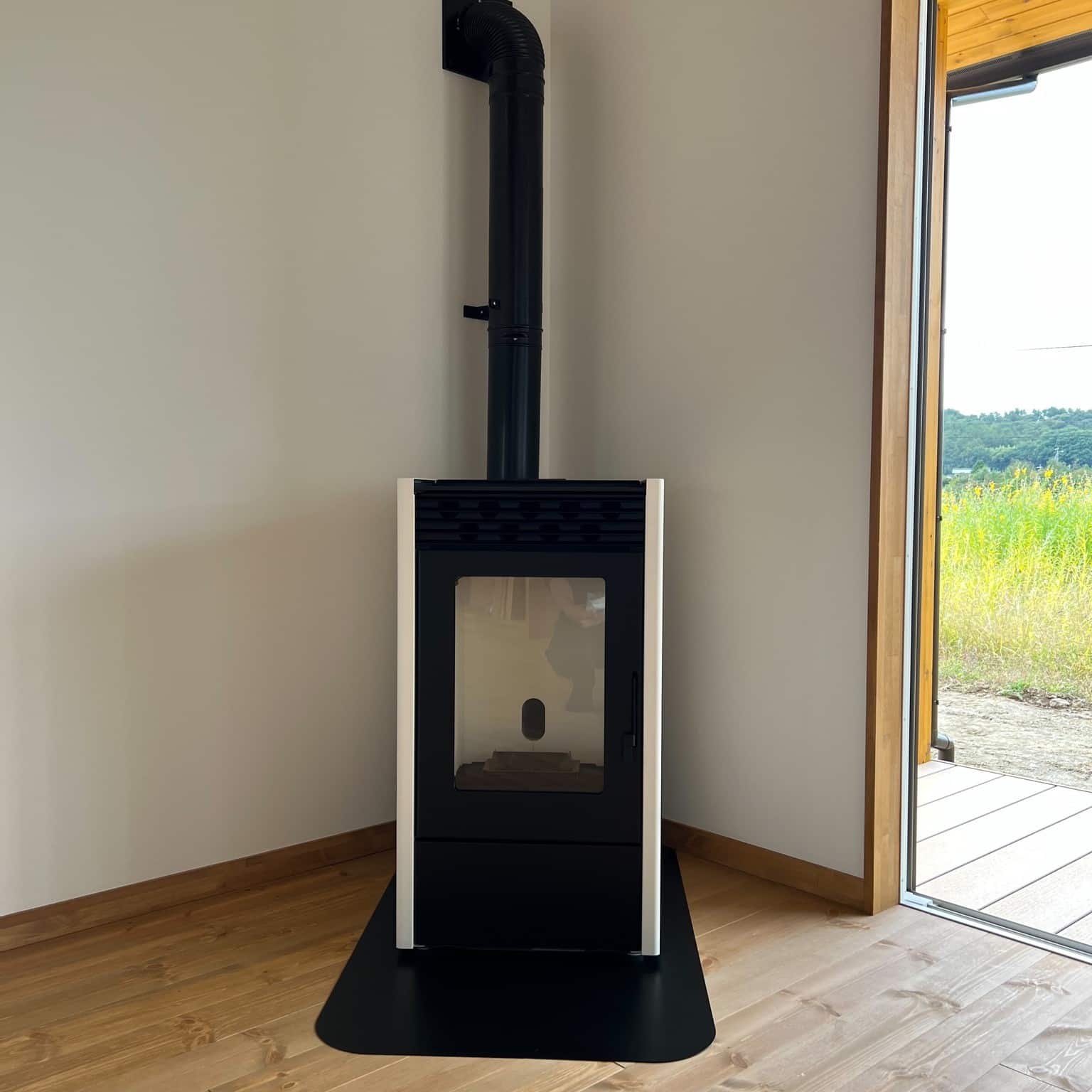 【佐久市】西村精工|エコティPS302の設置工事を行いました! - ペレットストーブ専門店|ペレットプラス(軽井沢・佐久・上田)